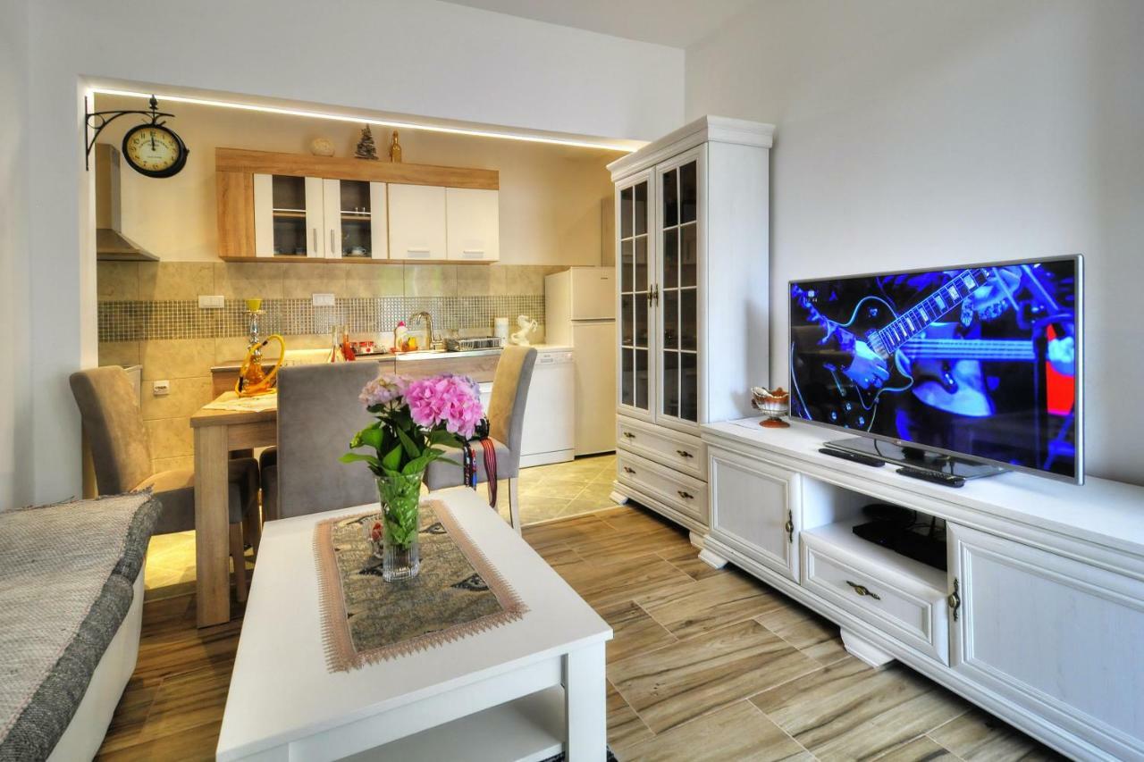 Apartments Banicevic Тиват Екстер'єр фото