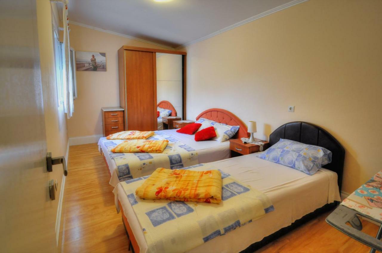 Apartments Banicevic Тиват Екстер'єр фото