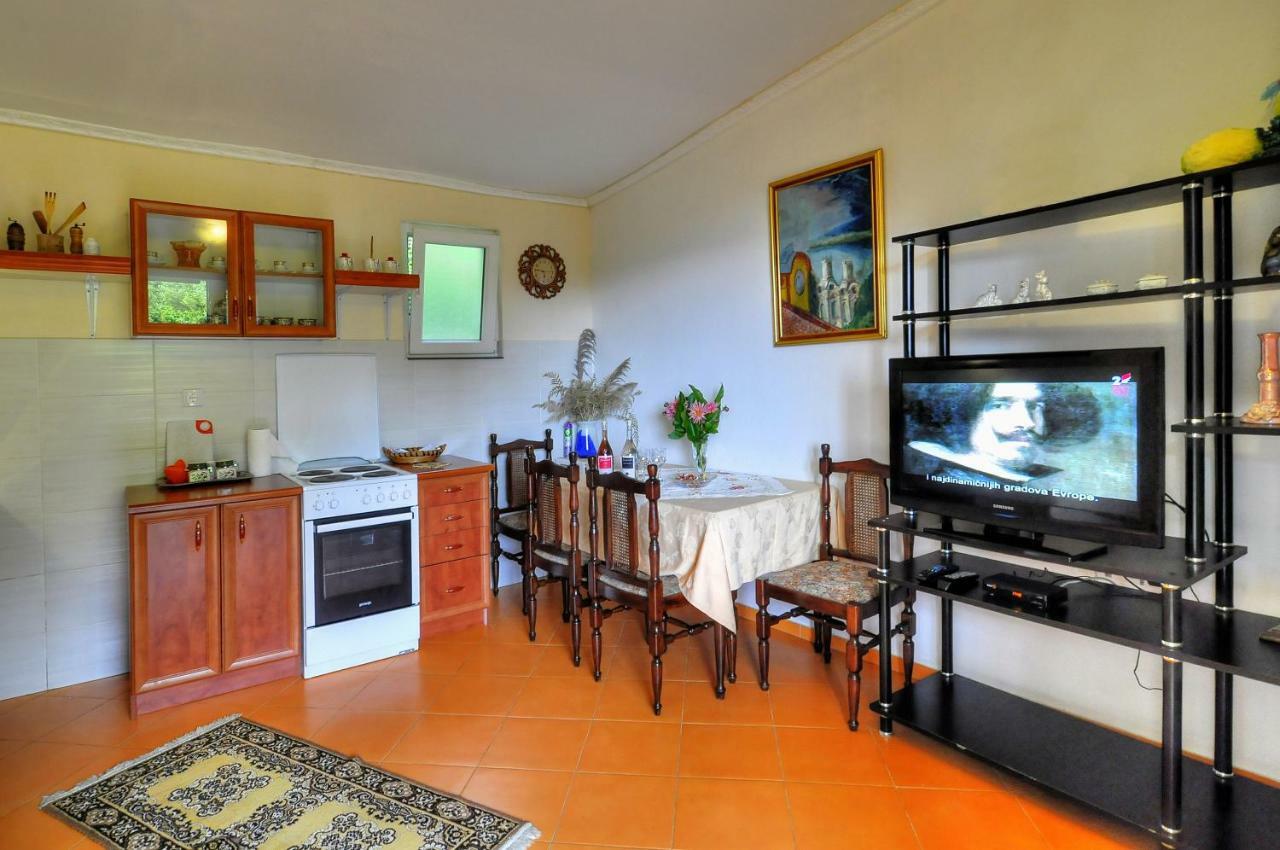 Apartments Banicevic Тиват Екстер'єр фото