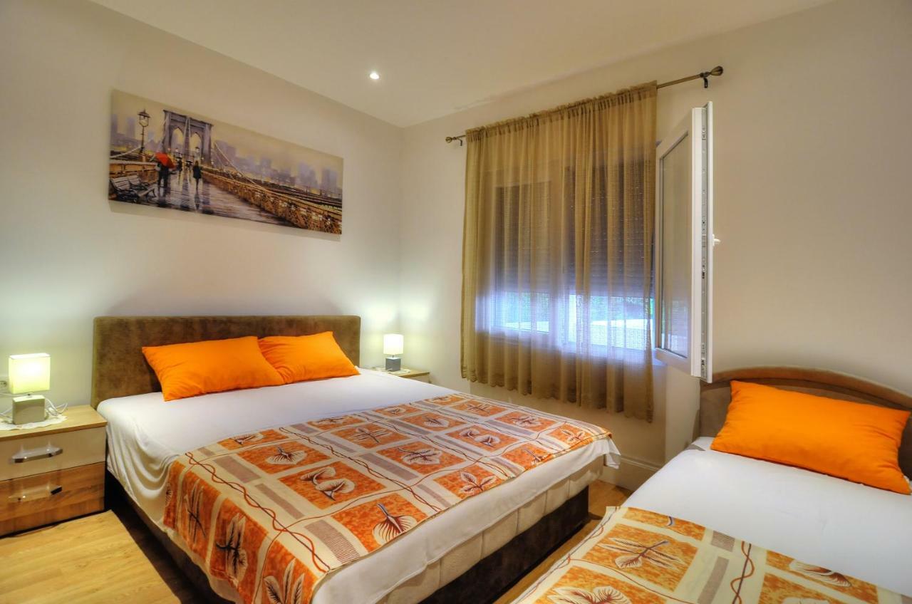 Apartments Banicevic Тиват Екстер'єр фото